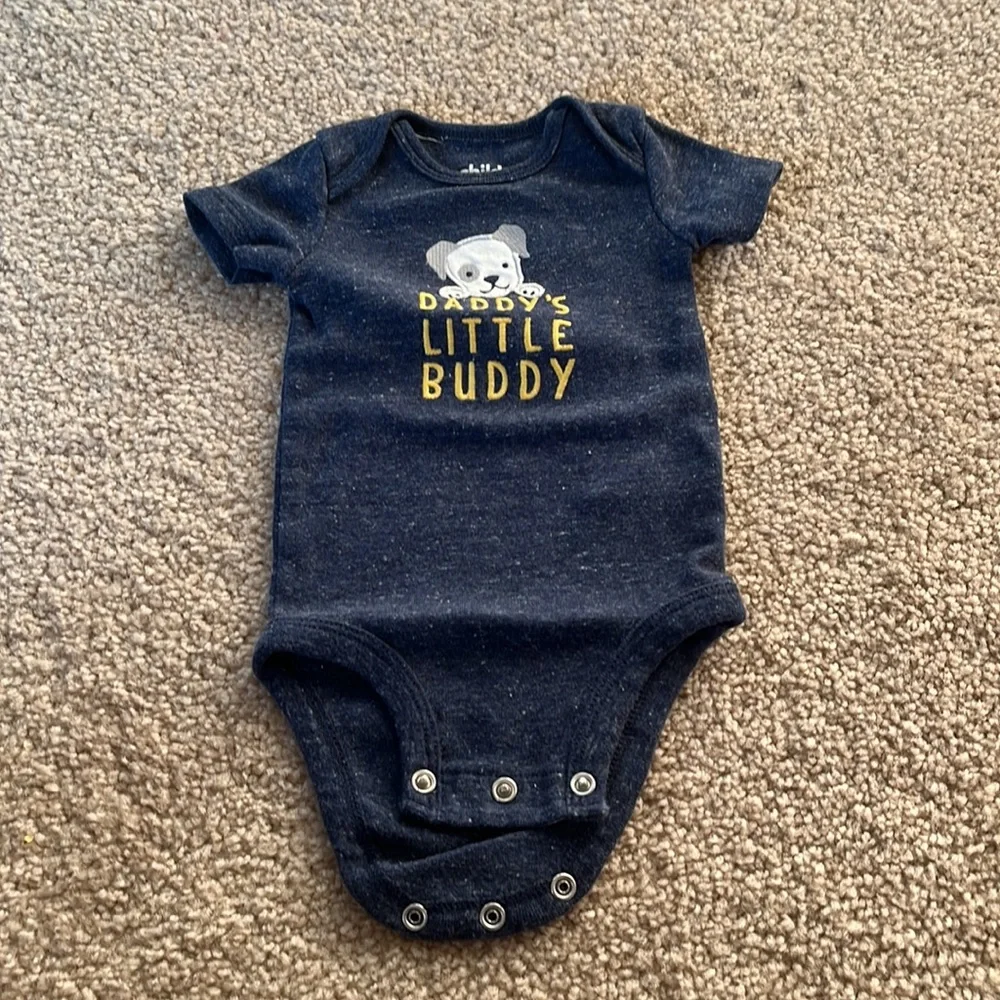 0-3M Carters onesies (set of 3)